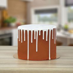 PME White Chocolate Flavoured Luxury Cake Drip eindresultaat