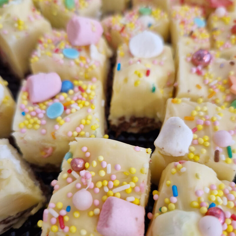 Sweet Lemon Crispy Fudge - Summer Style