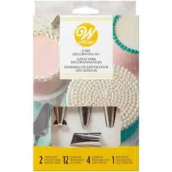 Wilton Cake Decorating Set/18