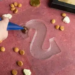 BrandNewCake Chocoladeletter Vorm S