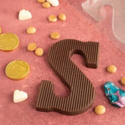 BrandNewCake Chocoladeletter Vorm S