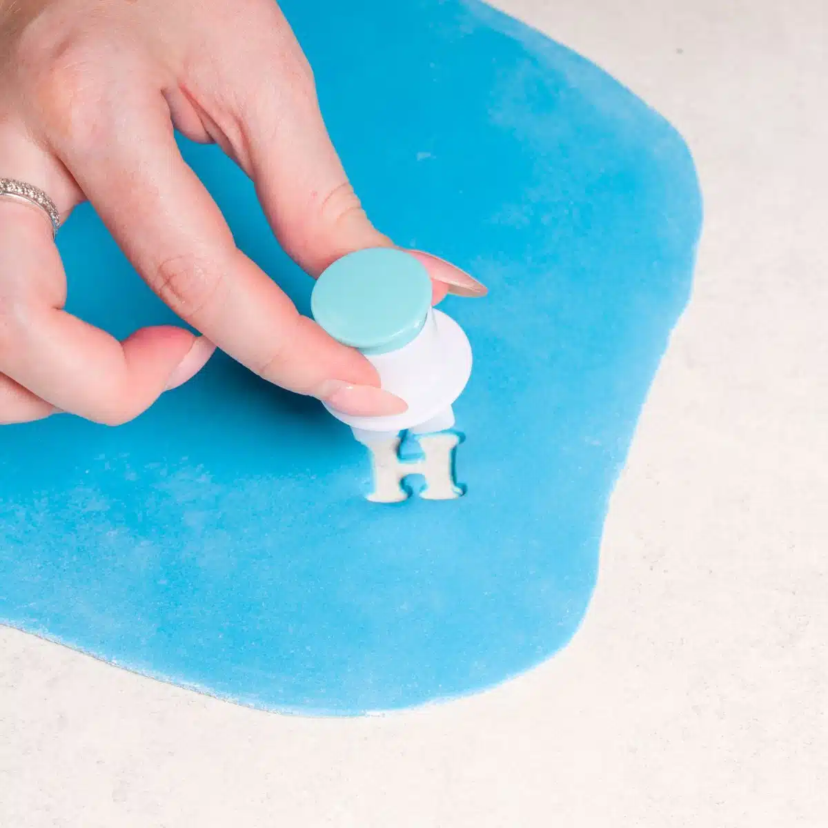 LOYAL Alfabet Uitstekers Mini Hoofdletters